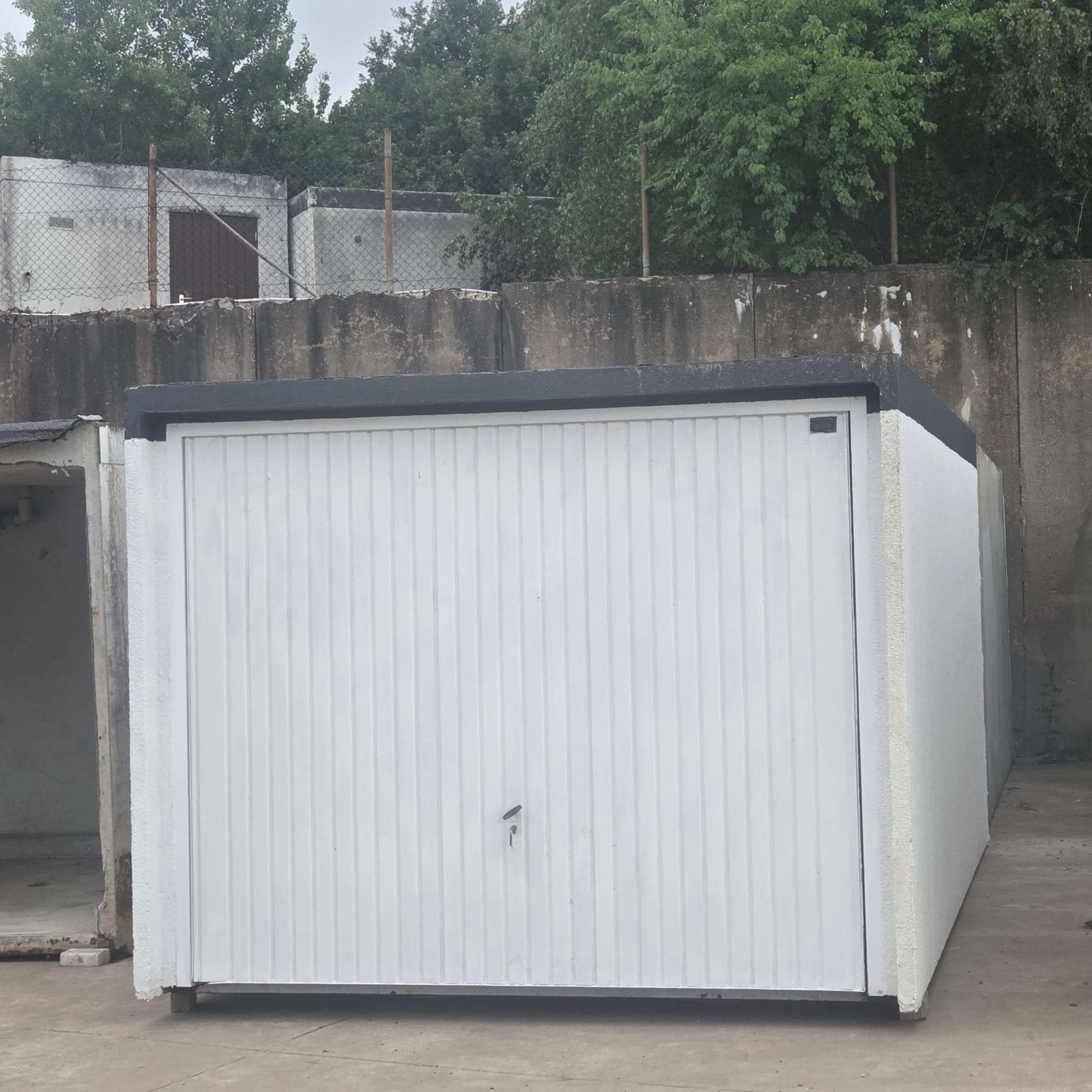 Garage 10099