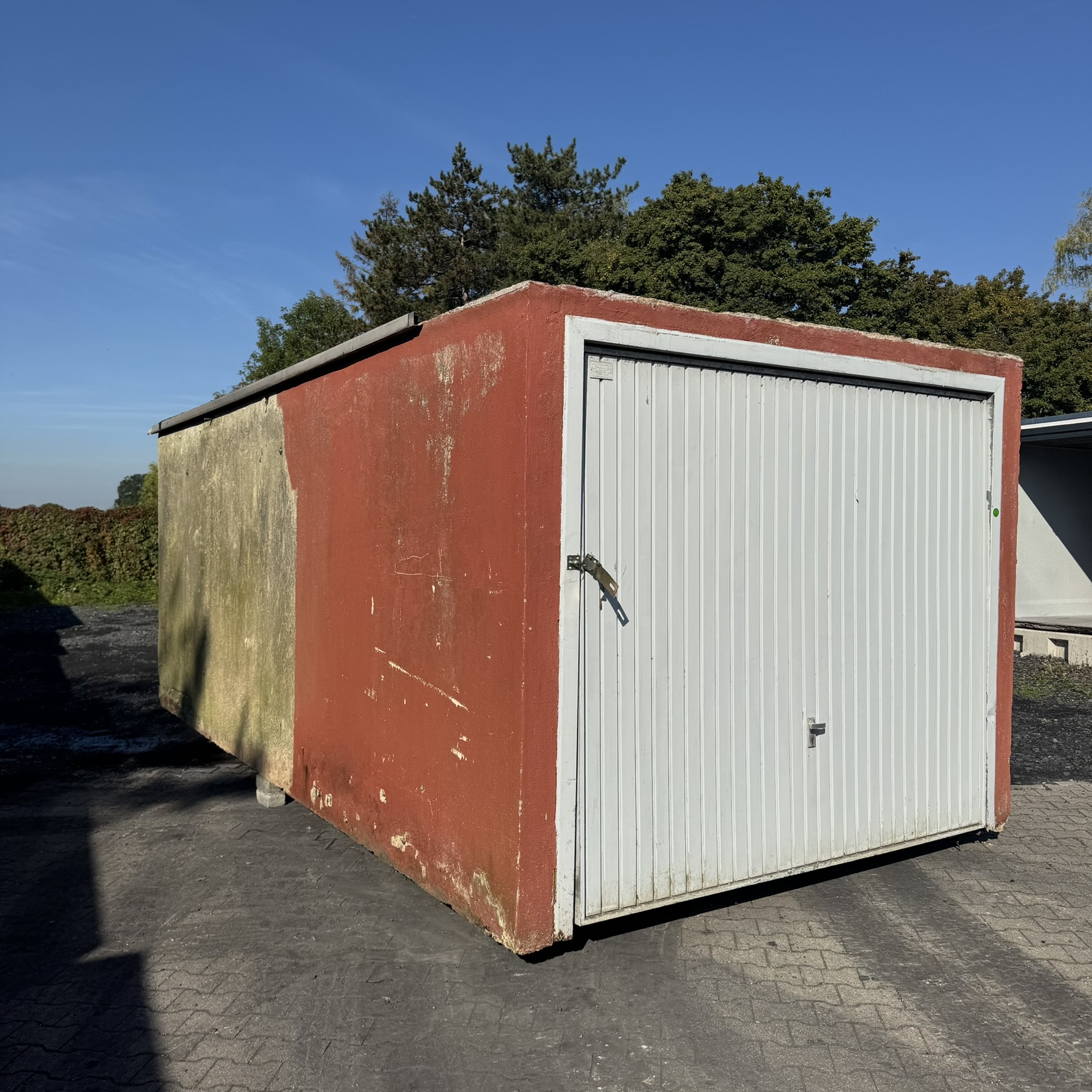 Garage 10393